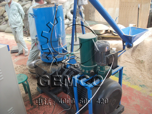 ZLMG420小型飼料（liào）顆粒機工作圖片